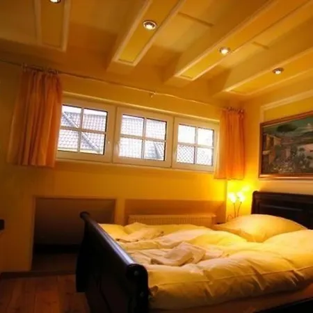 Haus Strandflieder * Gross Zicker